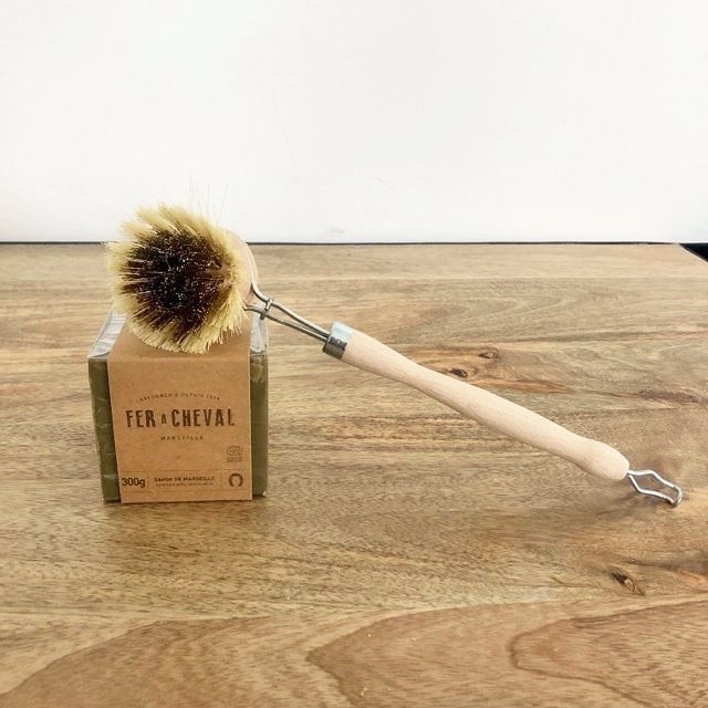 KIT | Savon de Marseille 300 ou 600 G et sa brosse vaisselle laiton ou fibre