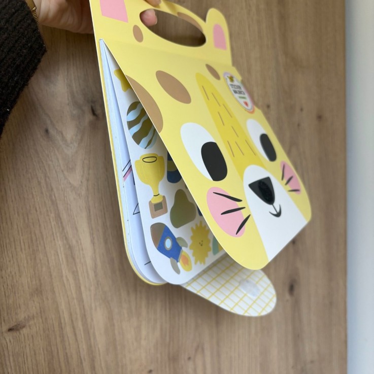 Cahier de coloriage avec stickers – EPIC ADVENTURES