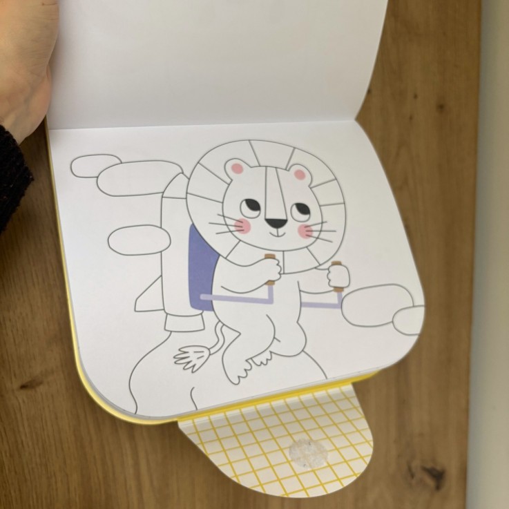 Cahier de coloriage avec stickers – EPIC ADVENTURES