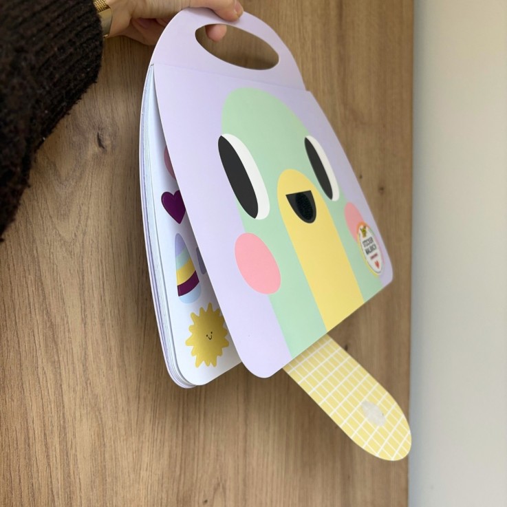 Cahier de coloriage avec stickers – RAINBOW DREAMS