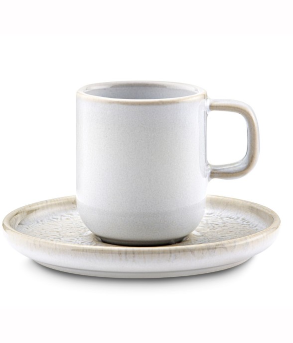 Tasses et soucoupes à café...