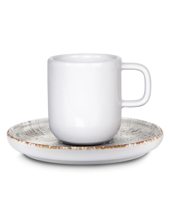 Tasses et soucoupes à café...