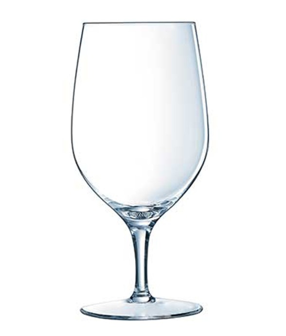 6 verres à pied...