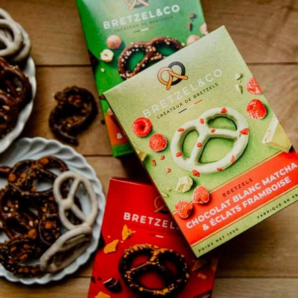Bretzels chocolat blanc - Matcha et éclats de framboises - Boîte de 100g