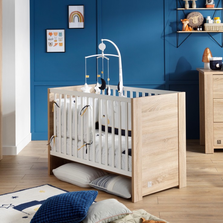 Lit bébé à barreaux