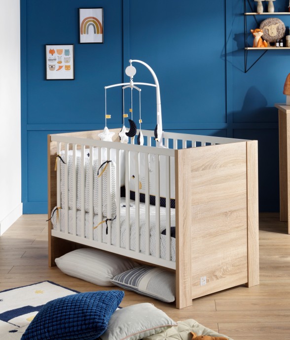 Lit bébé à barreaux