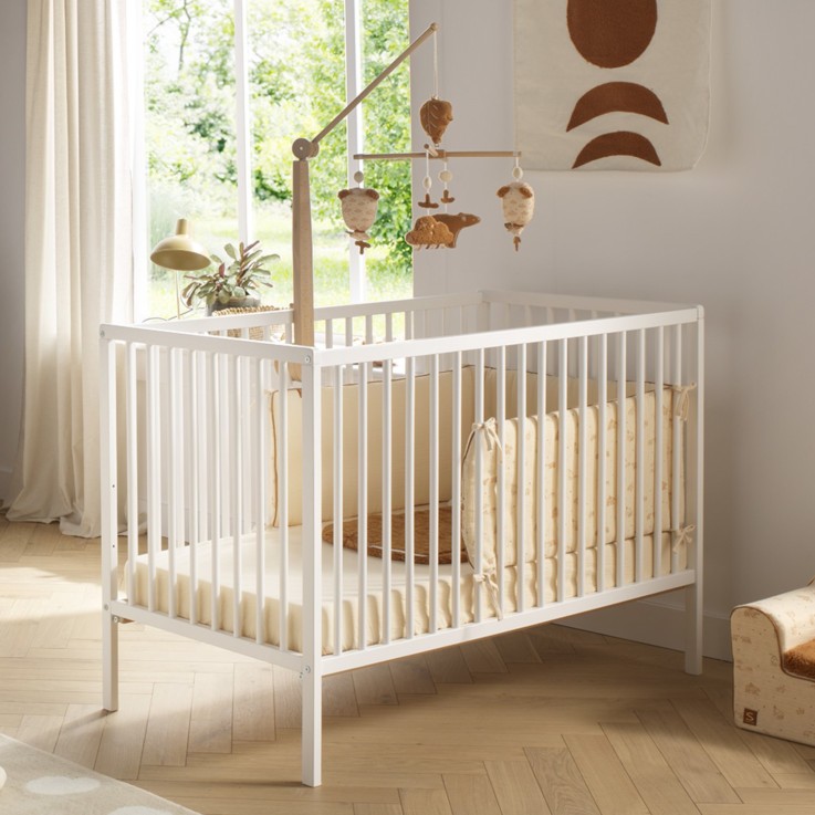 Lit bébé tout barreaux en bois matelas inclus