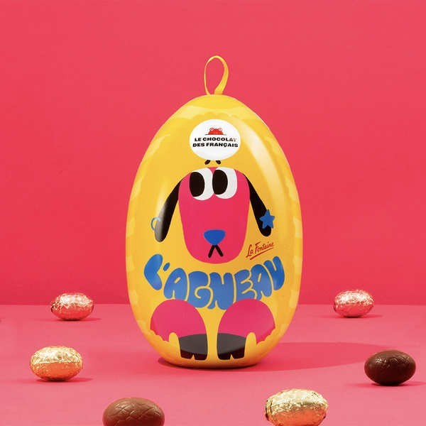Œuf métal le Loup & l'Agneau garni d'œufs praliné noisettes & caramel, chocolat au lait et noir - Œuf métal de 225g