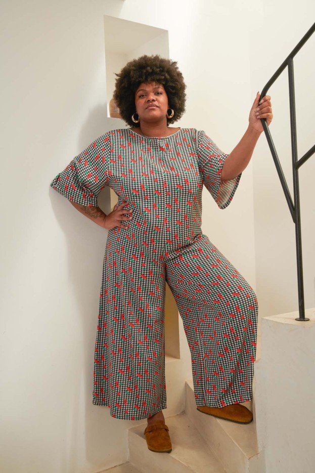 Combinaison à manches évasées imprimé vichy cerises noir