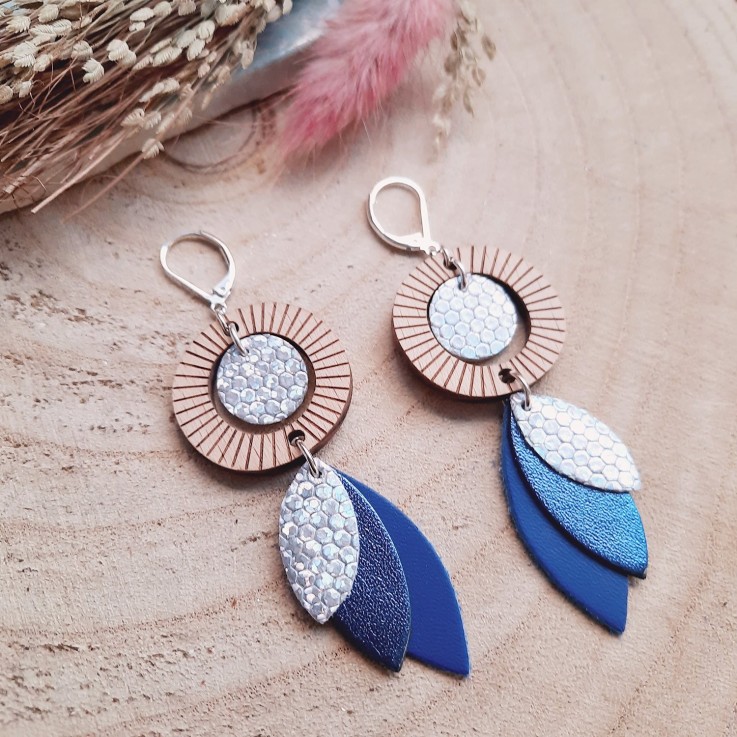 Boucles d’oreilles longues SOLARIS Bleu Klein
