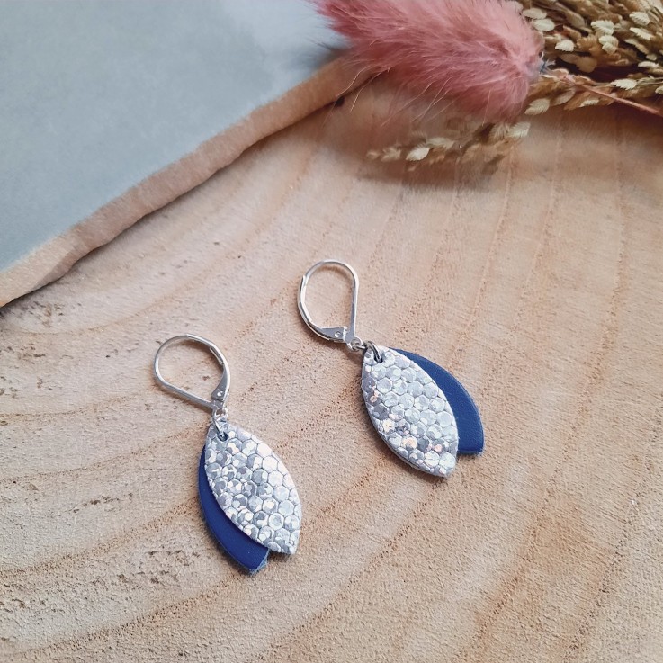 Boucles d’oreilles minimalistes LOULOU Bleu Klein