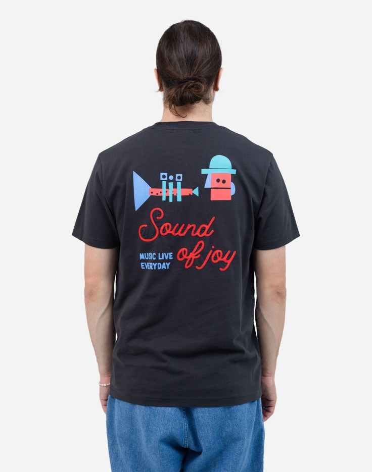 Tee Shirt Fanfare Cait Mceniff Carbone