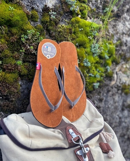 Tongs Mixtes Cuir PLUME Sable