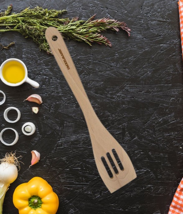 Spatule de cuisine ajourée...