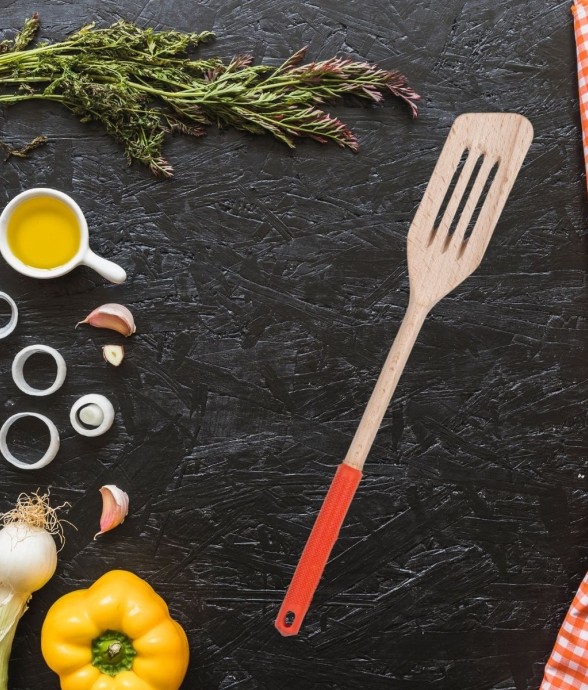 Spatule de cuisine ajourée...