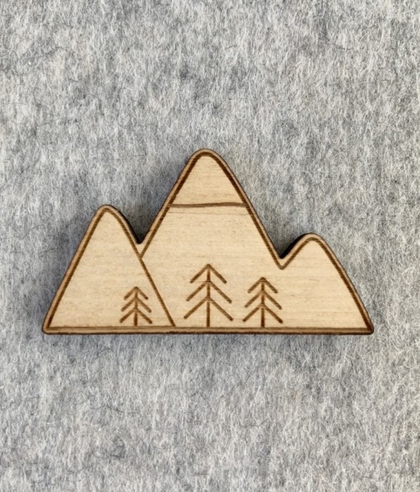 Pin's en bois - Montagnes