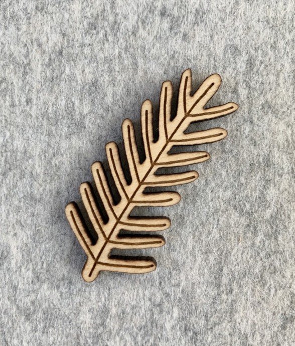 Pin's en bois - Branche de pin