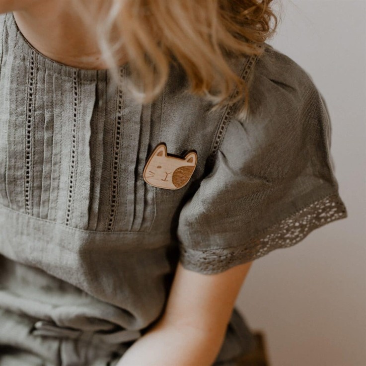 Broche en bois - Chat aux moustaches