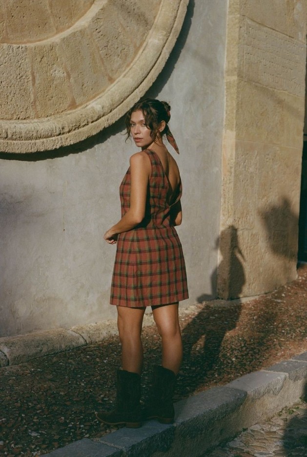 Robe Susannah Coton Bio