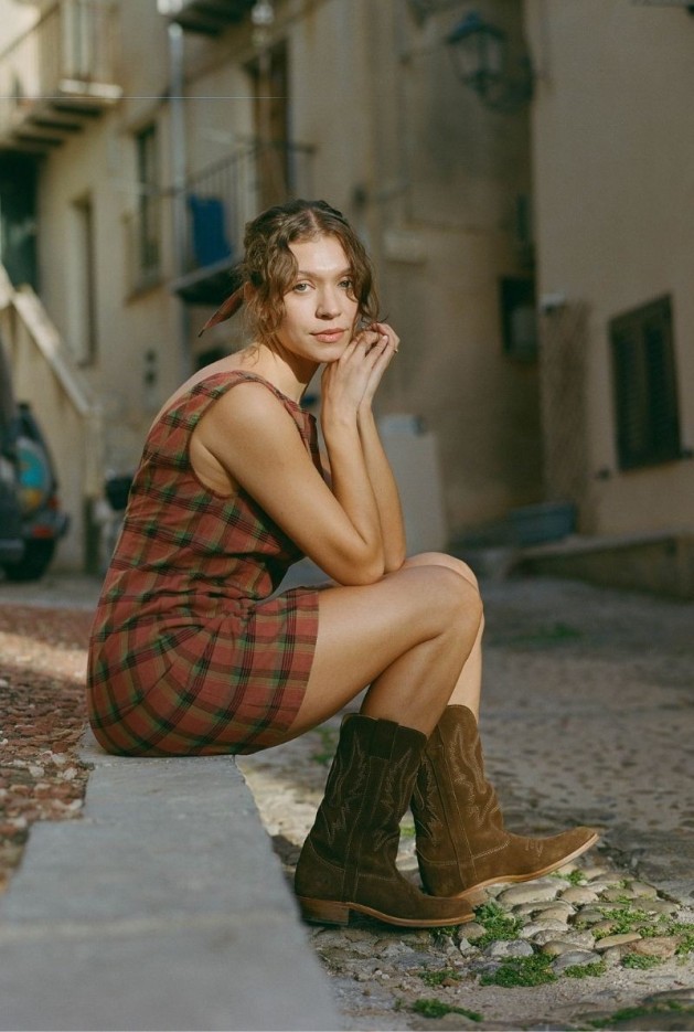 Robe Susannah Coton Bio