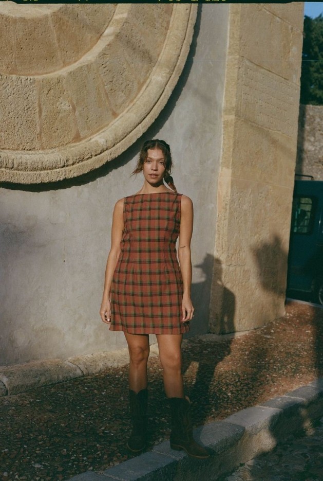 Robe Susannah Coton Bio