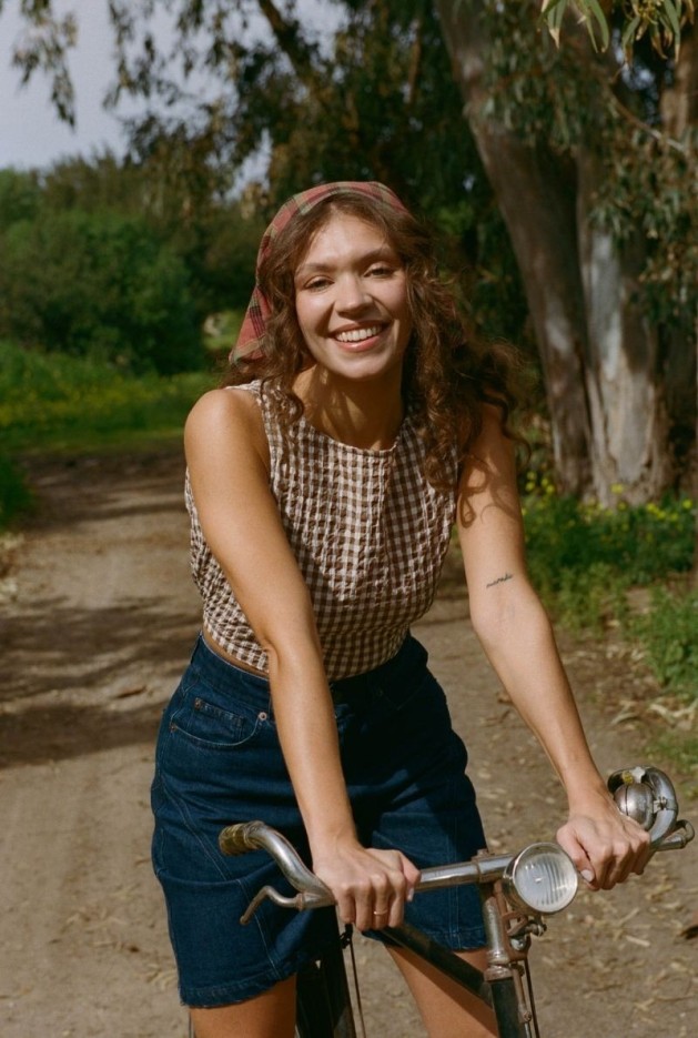 Top Hallie Coton Bio