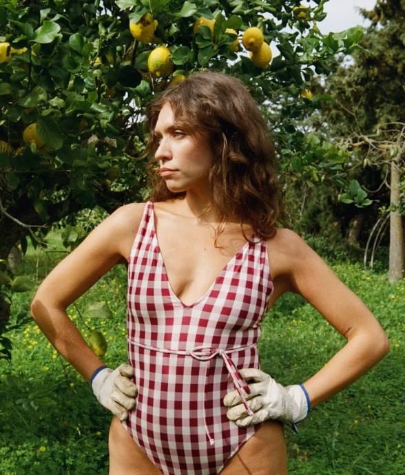 Une pièce Louise rose...