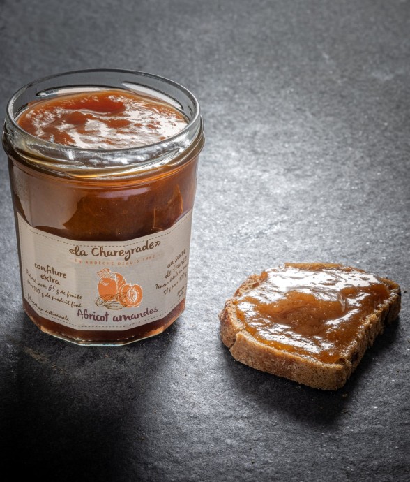 Confiture abricot amandes