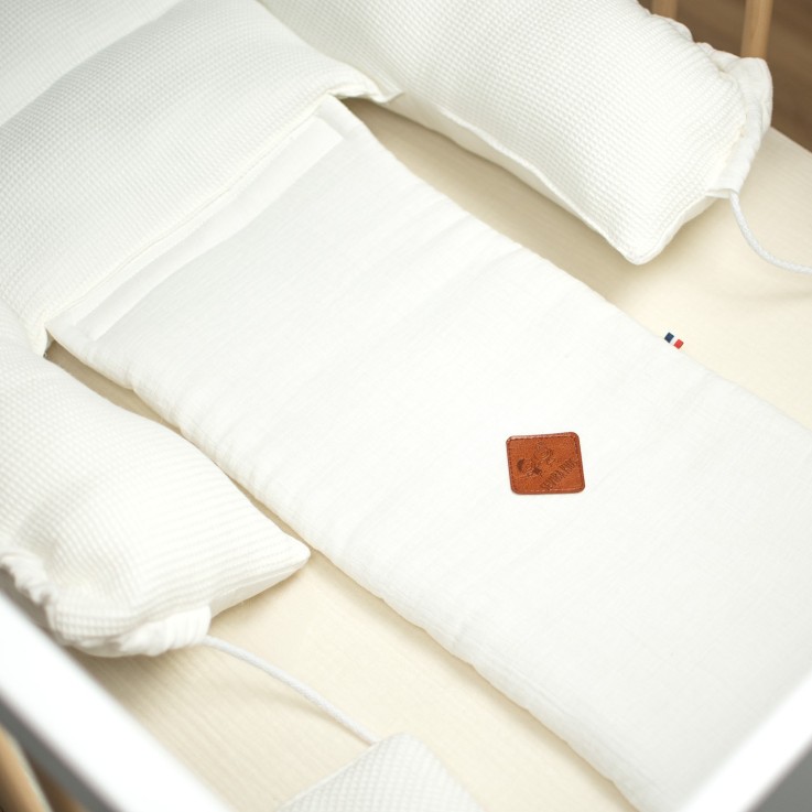 Cocon nid réducteur de lit en coton nid d'abeille