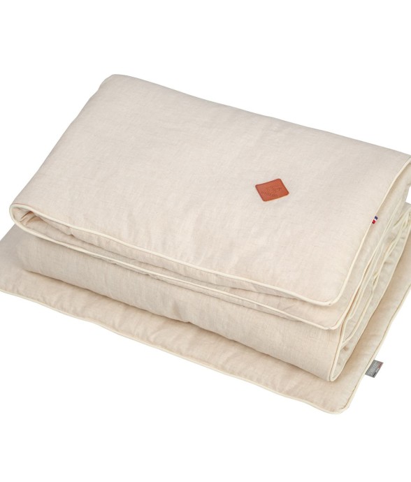 Couette et oreiller prêt à...