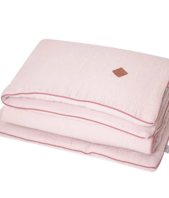 Couette et oreiller prêt à...