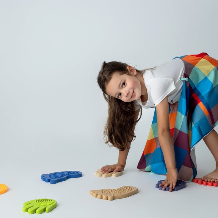 Jeu Parcours sensoriel – Chemin Montessori empreintes pieds & mains
