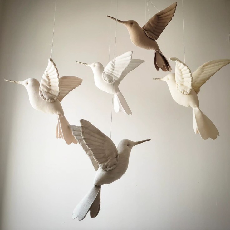Trophée mural Colibri en lin – décoration chambre bébé enfant