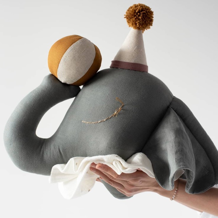 Trophée mural Éléphant gris en lin – décoration chambre bébé enfant