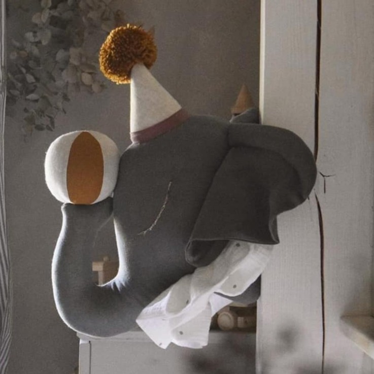 Trophée mural Éléphant gris en lin – décoration chambre bébé enfant