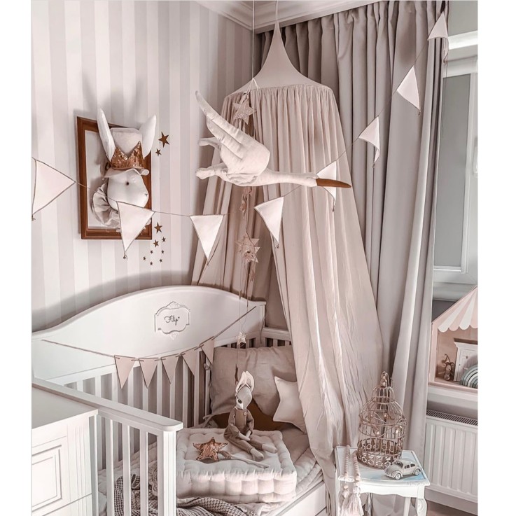 Trophée mural Cigogne en lin beige – décoration chambre bébé enfant