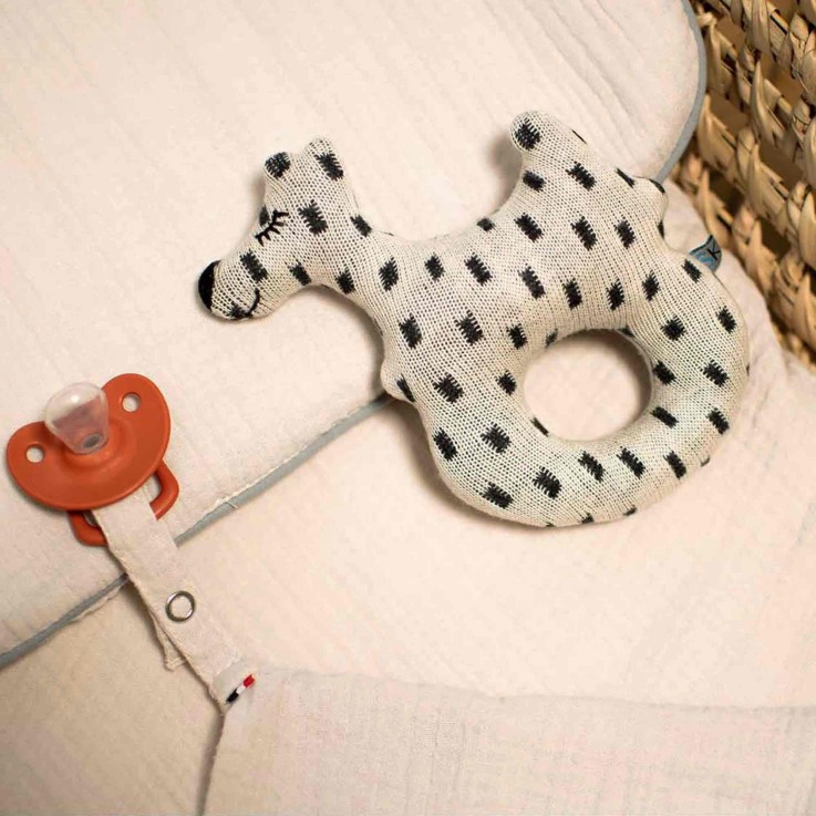 Hochet bébé en coton tricoté , Chien Scotty