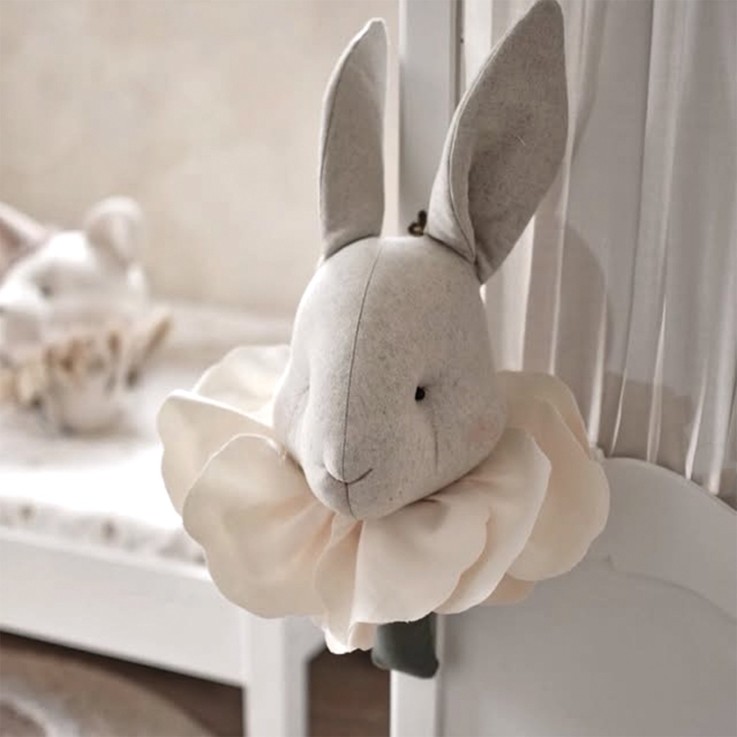Trophée mural Lapin Flora en lin – décoration chambre bébé enfant