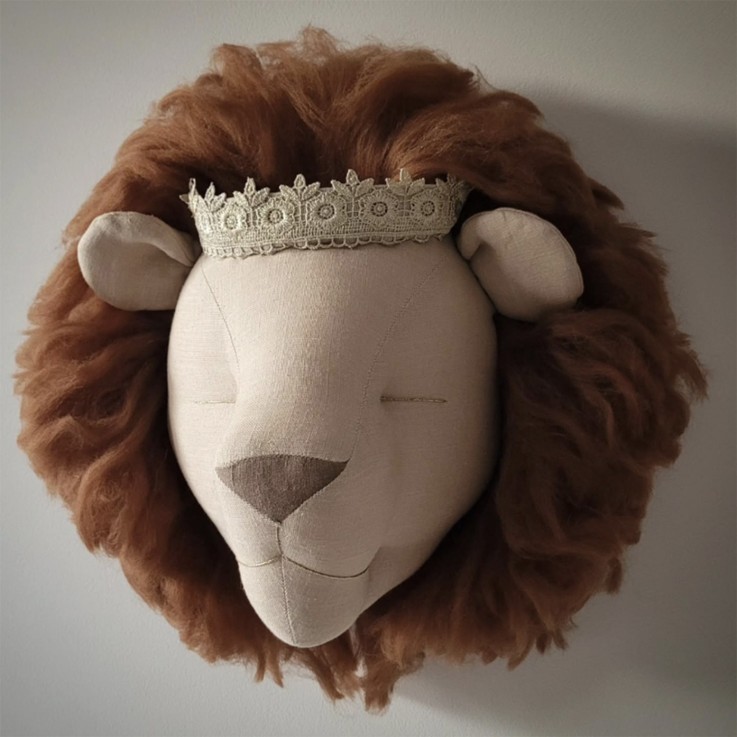 Trophée mural Lion en lin – décoration chambre bébé enfant