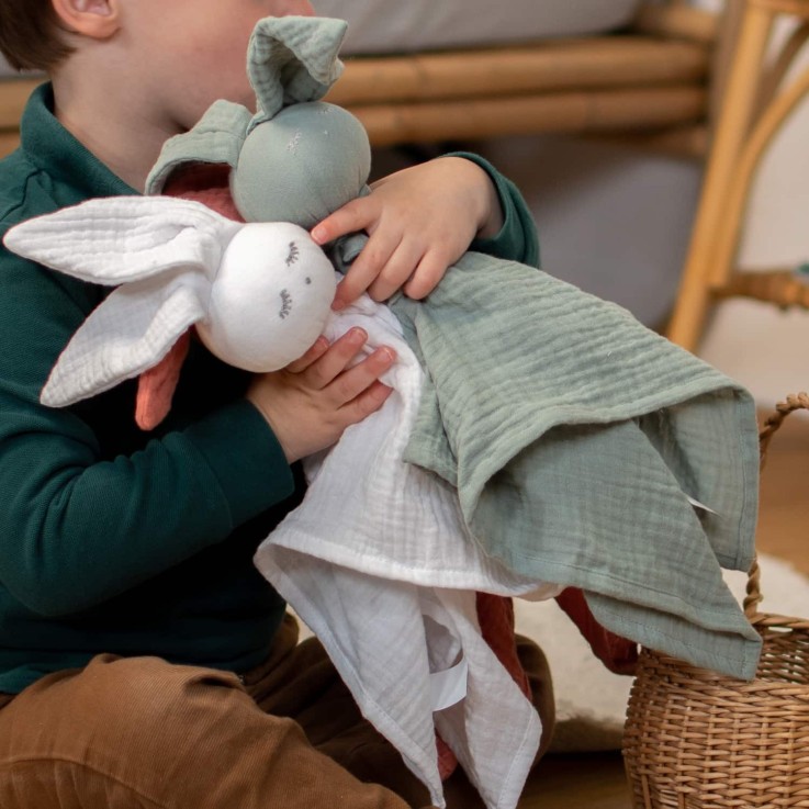 Doudou lapin  en gaze de coton, Safari