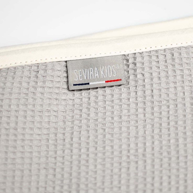 Cape de bain bébé en coton nid d'abeille