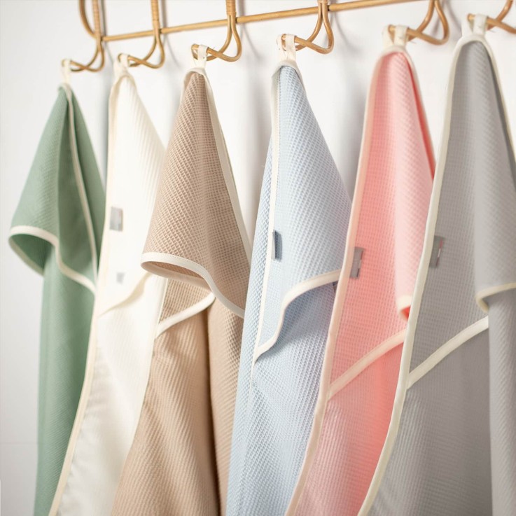 Cape de bain bébé en coton nid d'abeille