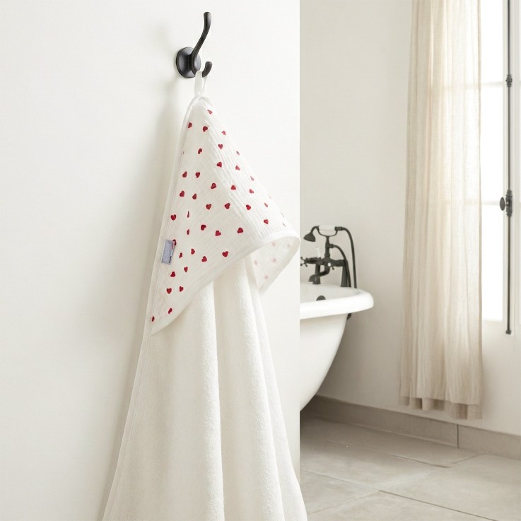 Ma première cape de bain en bambou, Lovio