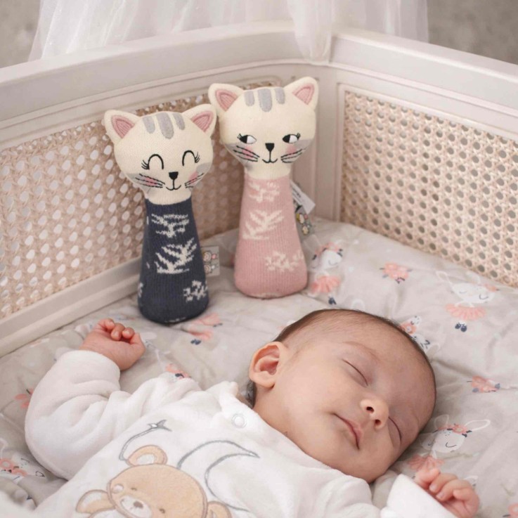 Hochet tricoté en coton bio, Chaton