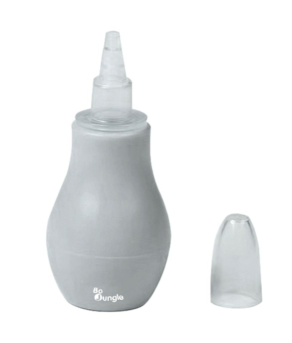 Mouche bébé avec poire