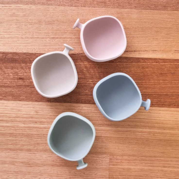 Bol à ventouse en silicone avec couvercle