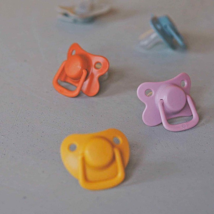 Lot de 2 sucettes anatomique en silicone 0-6m