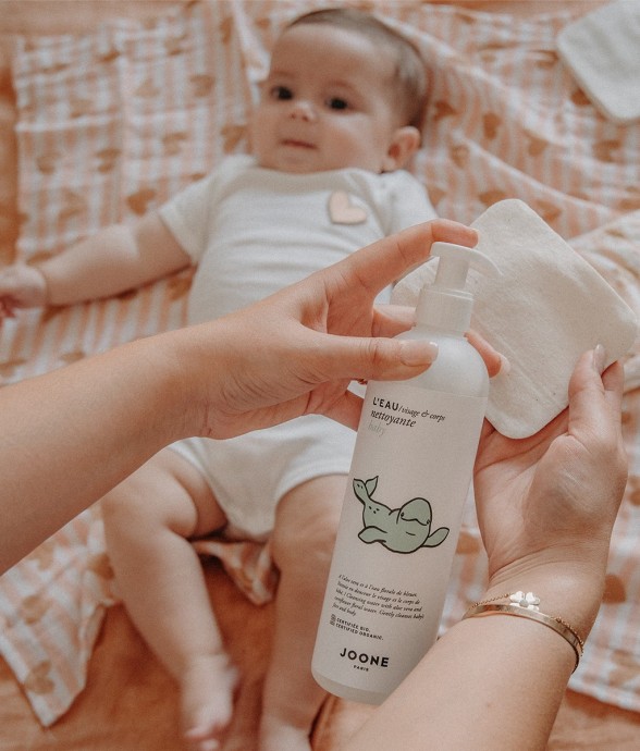 L'eau nettoyante bébé à...