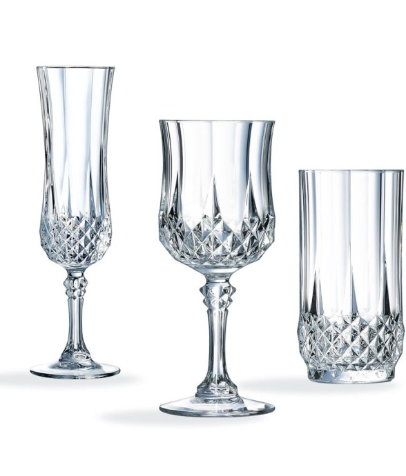 Ensemble de 18 verres...