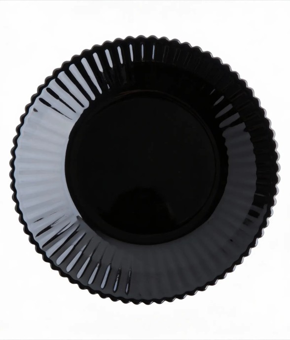 6 assiettes creuses noires...